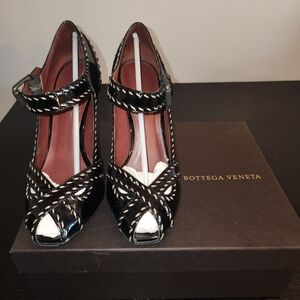 Bottega Veneta patent leather peep toe  mary Jane Pumps